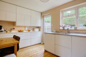 Kitchen- click for photo gallery